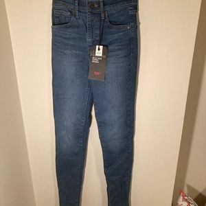 NWT levi’s super skinny jeans!